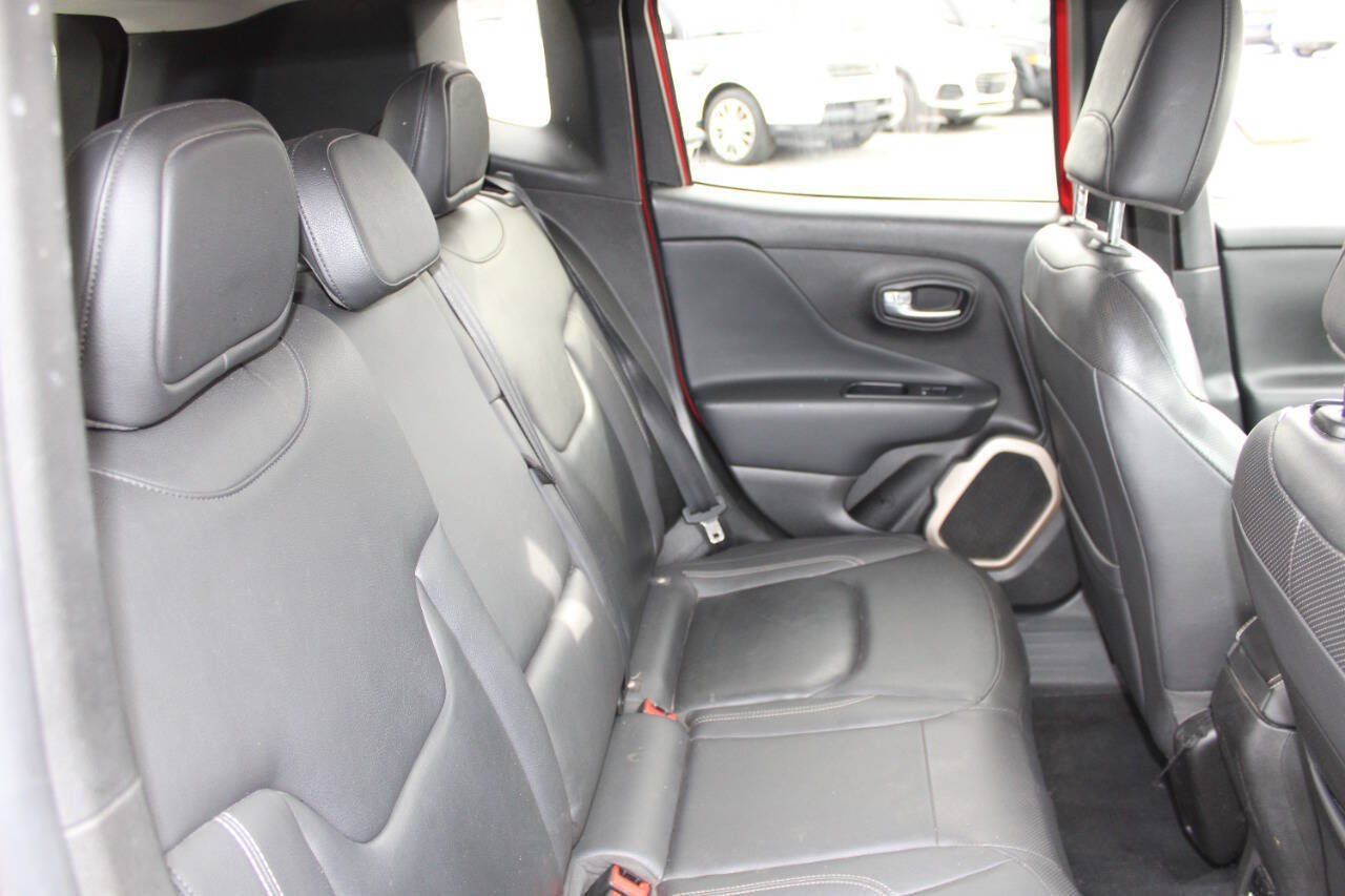Used 2017 Jeep Renegade Limited AWD/4WD image 18