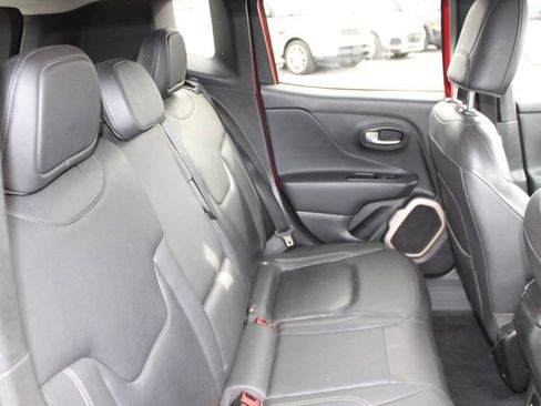 Used 2017 Jeep Renegade Limited AWD/4WD image 18