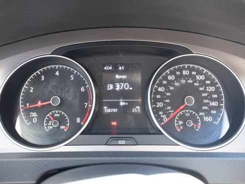Used 2016 Volkswagen Golf S FWD image 4