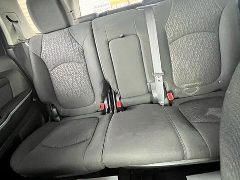 Used 2011 GMC Acadia SLE image 26