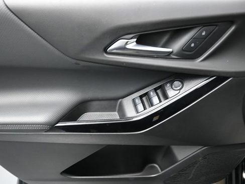 Used 2025 Chevrolet Equinox LT image 13