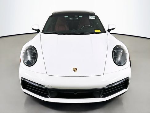 Used 2021 Porsche 911 Carrera image 2