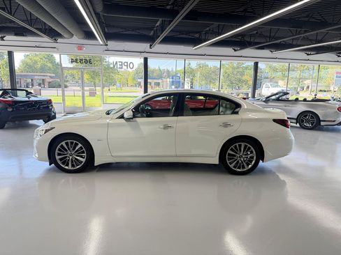 Used 2018 INFINITI Q50 Luxe w/ Essential Package (3.0T Luxe) AWD/4WD image 8