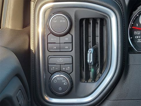 Used 2020 Chevrolet Silverado 1500 LT w/ Texas Edition image 14