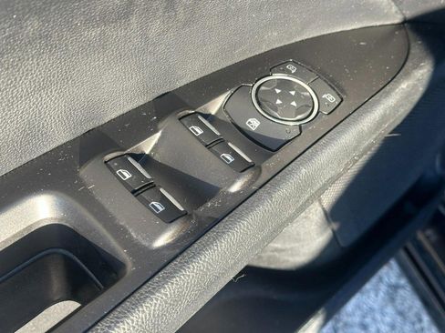 Used 2018 Ford Fusion SE w/ Fusion SE Technology Package image 16