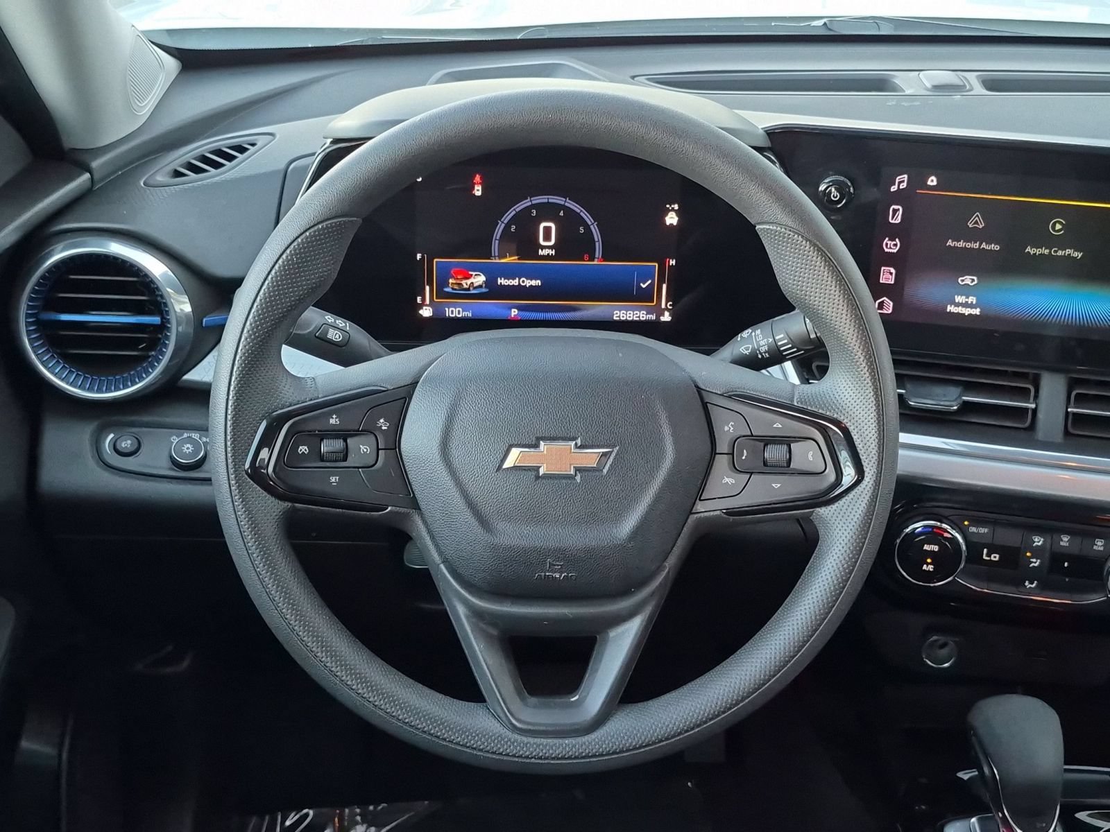 Used 2024 Chevrolet Trax LT FWD image 13