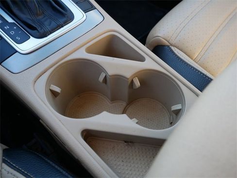 Used 2013 Volkswagen CC Lux image 28