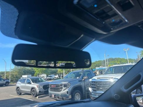 Used 2022 Ford F150 Lightning Platinum AWD/4WD image 34