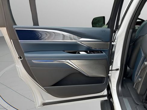 Certified 2025 Cadillac Escalade IQ Luxury 2 w/ LPO, Premium Carpet Package image 13