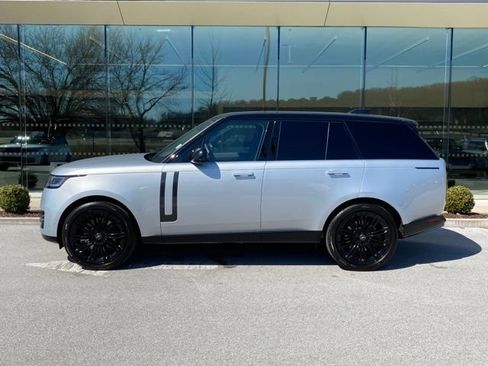 New 2025 Land Rover Range Rover SE image 25