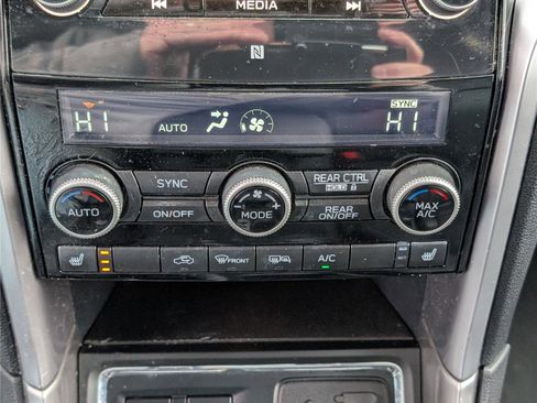 Used 2020 Subaru Ascent Limited w/ Technology Package image 27