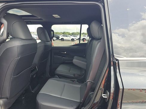 Used 2025 Lexus GX 550 w/ Cold Area Package image 5