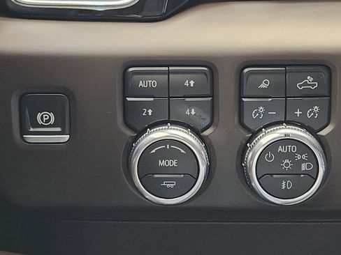 Used 2025 GMC Sierra 1500 Denali AWD/4WD image 21