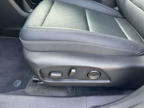 Used 2026 Chevrolet Equinox LT w/ Convenience Package II FWD image 15
