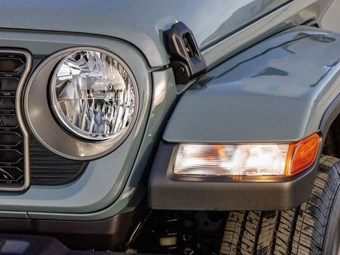 New 2026 Jeep Gladiator Sport AWD/4WD image 5