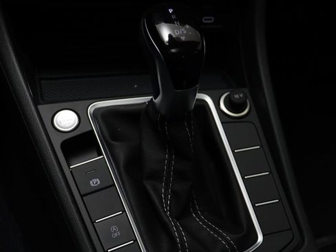 New 2026 Volkswagen Jetta SE FWD image 12