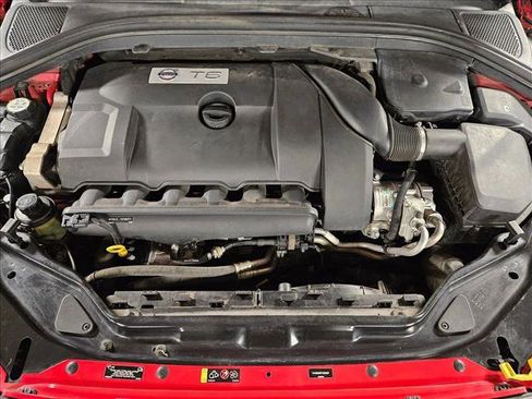 Used 2015 Volvo XC60 T6 R-Design Premier Plus image 22