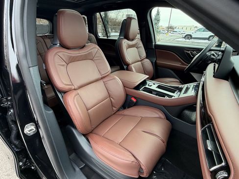 New 2026 Lincoln Aviator Reserve image 12