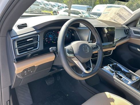 New 2026 Volkswagen Atlas Cross Sport SE image 17