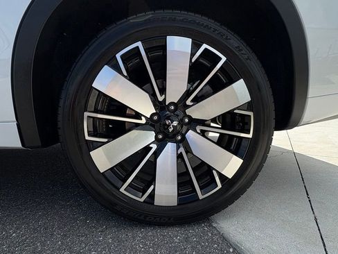 Used 2025 Mitsubishi Outlander SEL FWD image 10