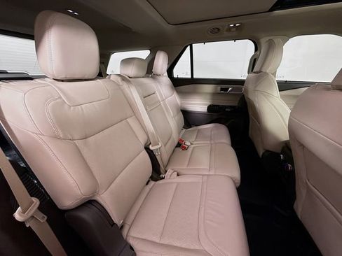 Used 2021 Ford Explorer Platinum w/ Equipment Group 601A image 31