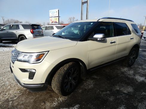 Used 2018 Ford Explorer Platinum image 6