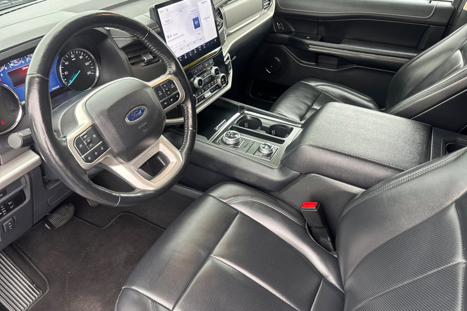 Certified 2024 Ford Expedition XLT AWD/4WD image 3