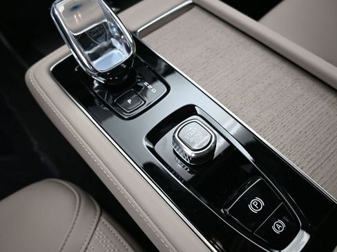 New 2026 Volvo XC90 B6 Core image 20