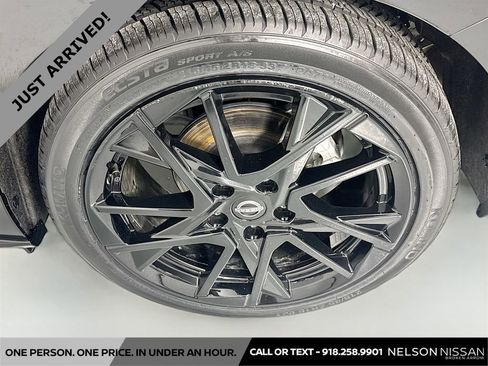 Certified 2025 Nissan Sentra SR w/ Midnight Edition image 29