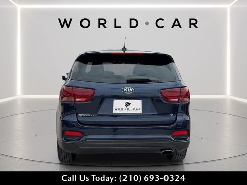 Used 2019 Kia Sorento FWD V6 image 6