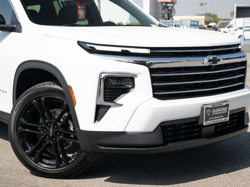 New 2026 Chevrolet Traverse LT w/ Driver Confidence Package image 9