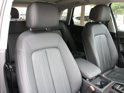 Used 2023 Audi Q5 2.0T Premium w/ Convenience Package AWD/4WD image 31
