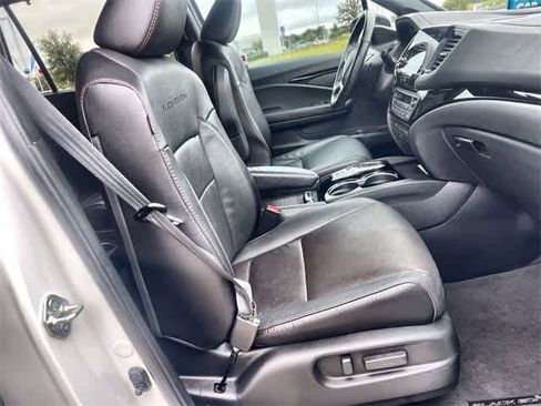 Certified 2022 Honda Pilot Black Edition image 12
