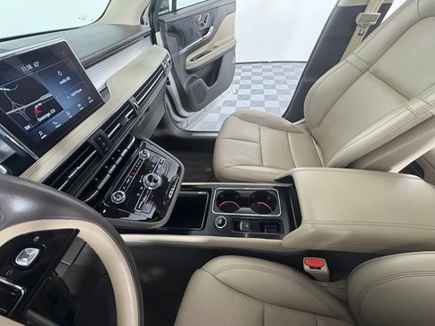 Used 2021 Lincoln Corsair FWD w/ Premium Package image 28