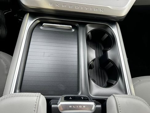 New 2026 Ford Expedition Active image 76