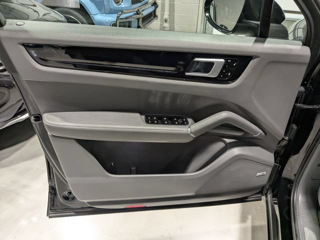 Used 2019 Porsche Cayenne AWD/4WD image 20