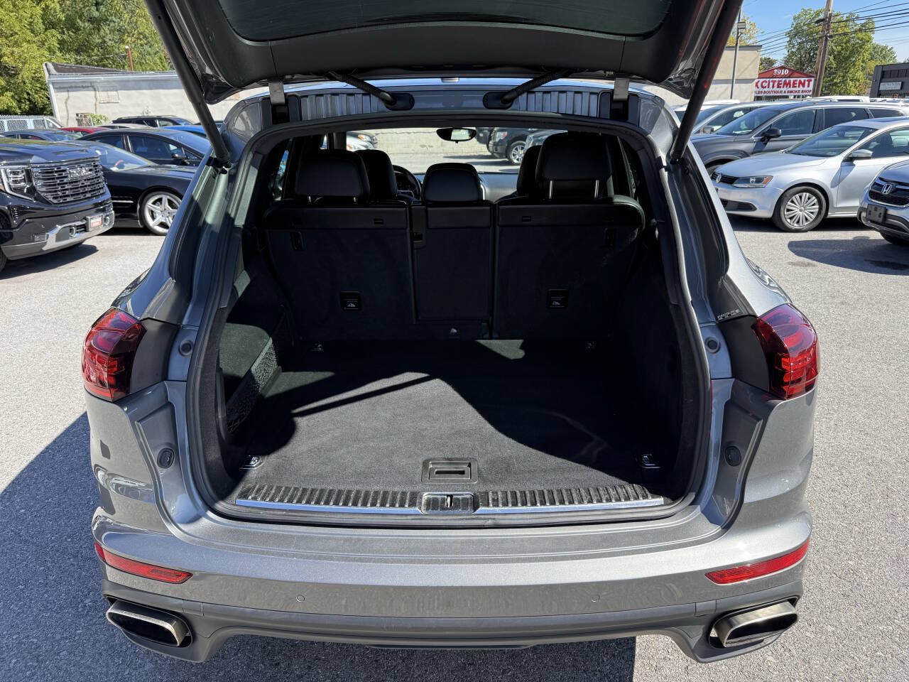 Used 2016 Porsche Cayenne AWD/4WD image 24