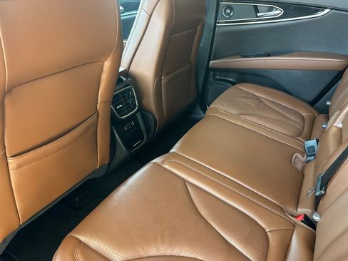 Certified 2022 Lincoln Nautilus Reserve w/ Luxury Package FWD image 11