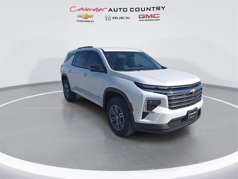 New 2025 Chevrolet Traverse LT w/ Enhanced Driving Package image 2