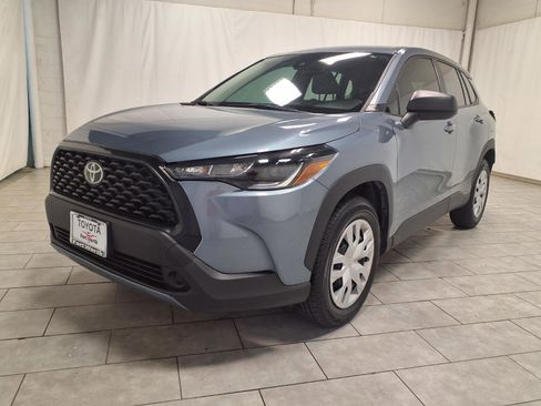 Used 2022 Toyota Corolla Cross L FWD image 3