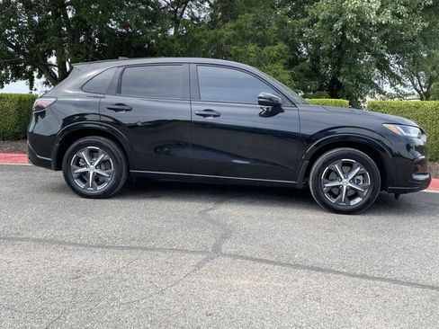 Used 2024 Honda HR-V EX-L image 2
