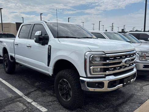 Used 2025 Ford F250 Lariat w/ Lariat Ultimate Package AWD/4WD image 2