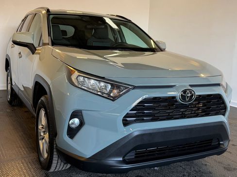 Used 2021 Toyota RAV4 XLE image 3