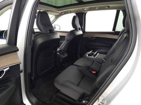 Certified 2025 Volvo XC90 B5 Plus AWD/4WD image 36