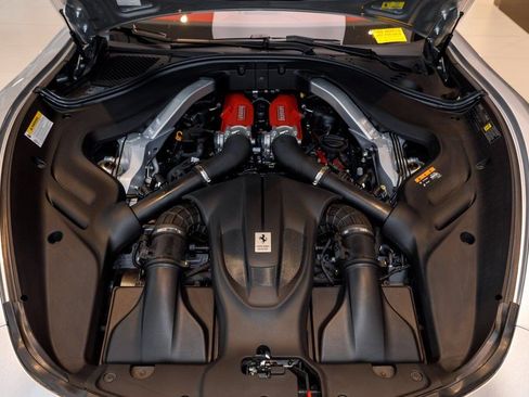 Used 2024 Ferrari Roma Spider image 45