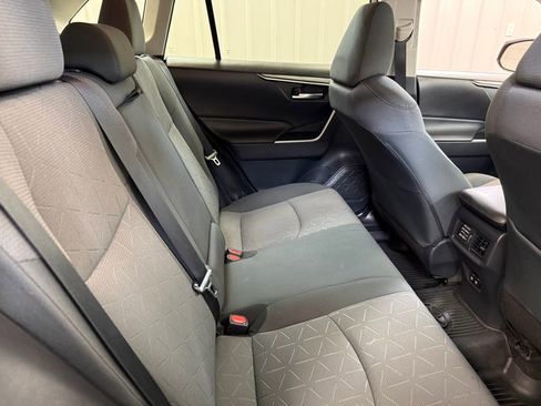 Used 2019 Toyota RAV4 XLE w/ Convenience Package image 24