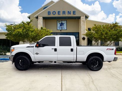 Used 2016 Ford F250 4x4 Crew Cab Super Duty image 2