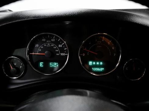 Used 2018 Jeep Wrangler Unlimited Sahara w/ Connectivity Group image 15