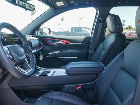 New 2026 Chevrolet Traverse Z71 w/ Driver Confidence Package AWD/4WD image 18