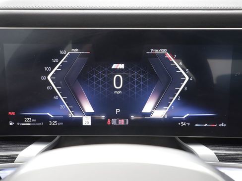 Certified 2025 BMW 740i xDrive w/ Premium Package AWD/4WD image 8
